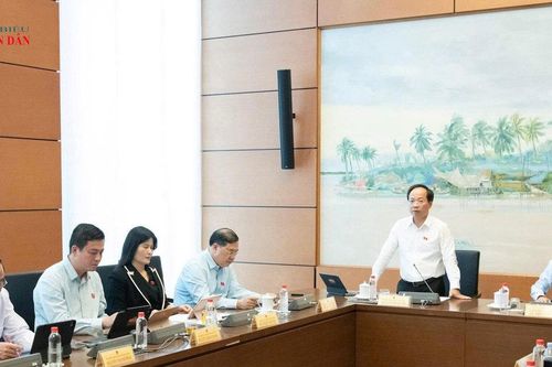 Miễn thuế suất ăn trường học, bệnh viện: Học sinh, người bệnh được lợi gì?
