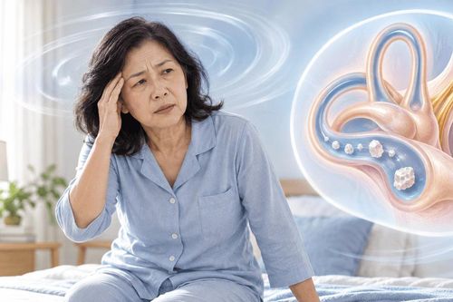 Chóng mặt khi đổi tư thế: Hiểu đúng về 'sỏi tai' và tụt huyết áp
