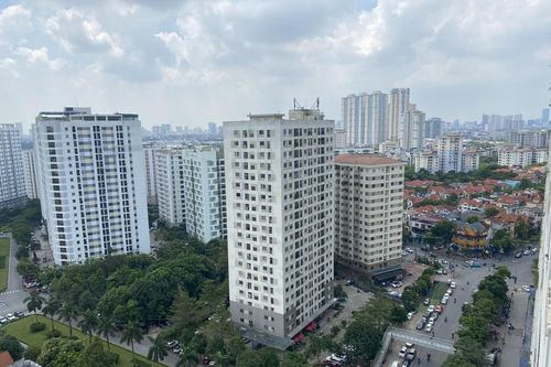 Căn hộ giảm thanh khoản, giá bán vẫn neo cao: Ai đang giữ thế khó?