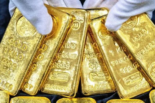 Giá vàng thế giới lao dốc, trong nước giảm cầm chừng