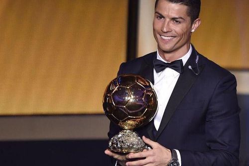 France Football lên tiếng về giải thưởng Ronaldo đang dẫn đầu áp đảo