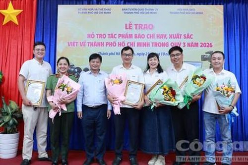 Trao khen thưởng tác phẩm báo chí xuất sắc viết về TP.Hồ Chí Minh Quý III