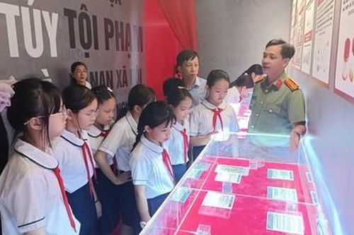 Trang bị kiến thức, kỹ năng về phòng tránh ma túy cho hơn 700 học sinh