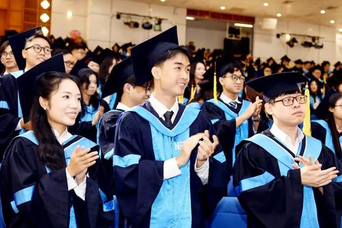 Sinh viên tốt nghiệp xuất sắc quá nhiều: Siết tuyển sinh hay đổi cách đánh giá?