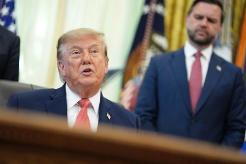 Ông Trump thông báo Starlink ở Ukraine được khôi phục