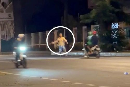 Danh tính người đàn ông đánh người đi đường, nằm giữa đường ở Đắk Lắk
