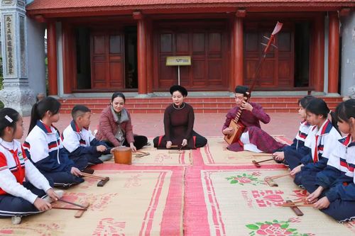 Nghệ nhân đứng lớp: Danh hiệu có thay được bằng cấp?