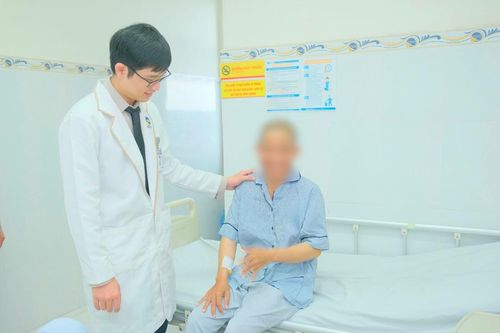 Người phụ nữ co giật nhiều lần, đi khám phát hiện khối u não to như quả trứng gà
