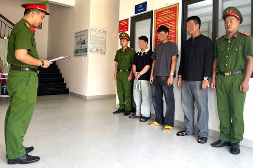 Sợ bị trình báo công an, 3 kẻ bắt giữ người trái pháp luật