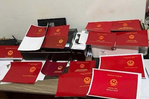 2 giảng viên đại học tiếp tay đường dây làm giả gần 1.500 văn bằng, chứng chỉ