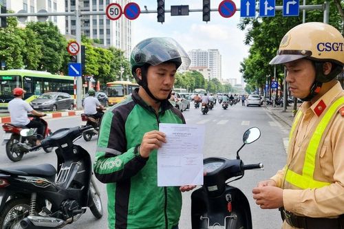 Chỉ cần có giấy hẹn cấp, đổi bằng lái người điều khiển phương tiện vẫn tiếp tục được lái xe?