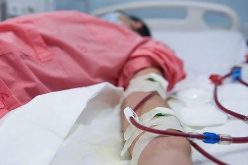 Ngứa suốt 6 tháng tưởng bị dị ứng bàng hoàng phát hiện suy thận giai đoạn cuối