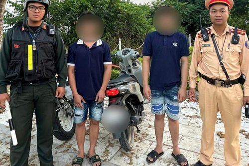Thiếu niên 17 tuổi có nồng độ cồn, vượt đèn đỏ và bỏ chạy khi gặp CSGT