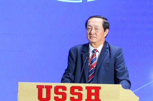 Mọi chính sách giáo dục cần lấy con người làm trung tâm