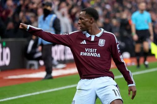 Cựu tiền đạo Chelsea chặn đứng mạch toàn thắng của Man City