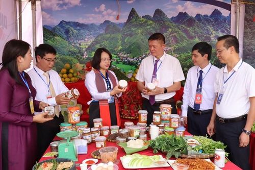 Chiềng Mai lan tỏa giá trị văn hóa, quảng bá nông sản đặc trưng