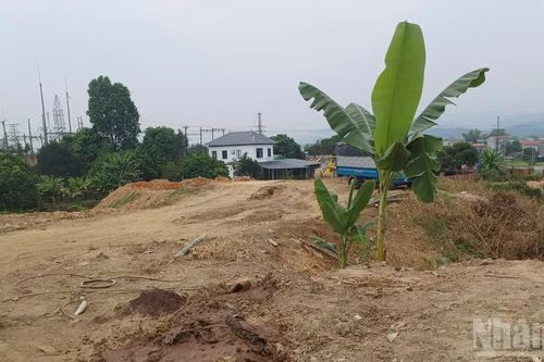 Cao Bằng: Xác minh vụ việc đổ chất thải xây dựng không đúng quy định
