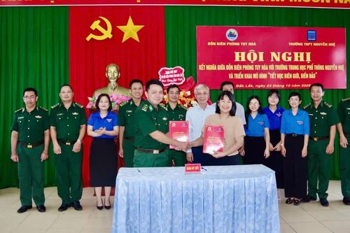 Các đồn Biên phòng ở Đắk Lắk kết nghĩa, hỗ trợ các trường học ở khu vực biên giới