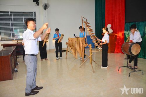 Câu lạc bộ âm nhạc tuổi học trò nơi biên giới