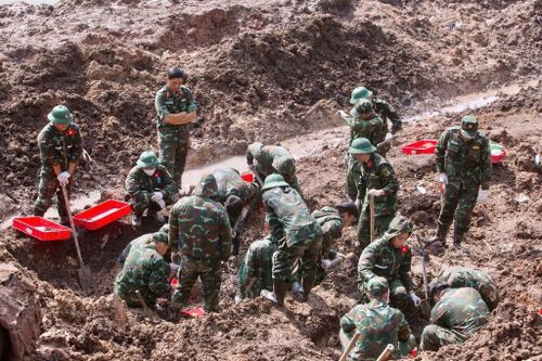 Quy tập thêm 10 bộ hài cốt liệt sĩ tại Công viên Lê Thị Riêng