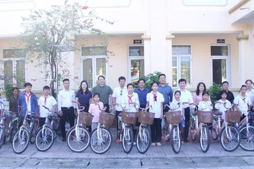 Báo GD&TĐ kết nối trao tặng 20 xe đạp tiếp sức học sinh khó khăn đến trường