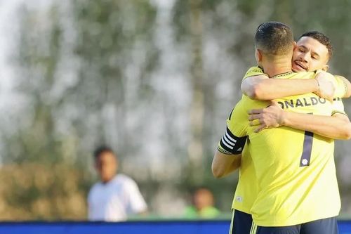 Ronaldo nhường giải Cầu thủ hay nhất cho đồng đội