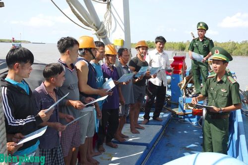 Tổ tàu thuyền an toàn - 'cánh tay nối dài' của Bộ đội Biên phòng trên biển