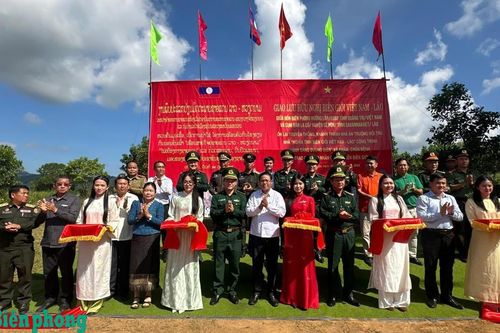 Giao lưu hữu nghị, chăm lo an sinh xã hội cho nhân dân hai bên biên giới Việt Nam - Lào