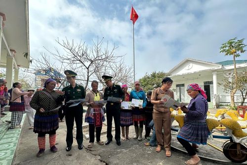 Bộ đội Biên phòng tỉnh Tuyên Quang đưa pháp luật đến đồng bào khu vực biên giới