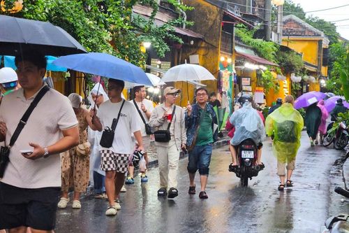 Đà Nẵng lên tiếng về tình trạng vắng khách tại phố cổ Hội An