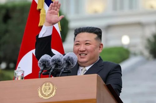 Chủ tịch Triều Tiên Kim Jong Un bất ngờ đi qua cầu mới sang Trung Quốc
