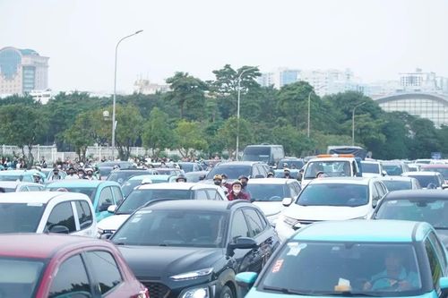 Mọi ngả đường đổ về sân Mỹ Đình đều tê liệt