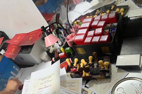 Hai nữ giảng viên liên quan đường dây làm giả gần 1.500 văn bằng, chứng chỉ