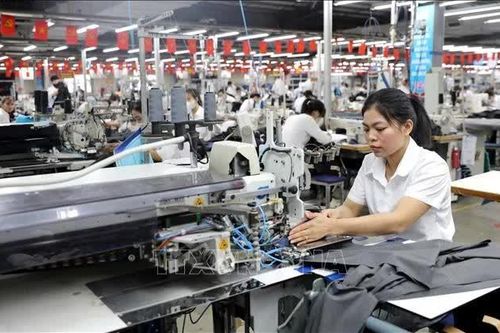 Khơi thông dòng vốn, giảm áp lực chi phí cho doanh nghiệp