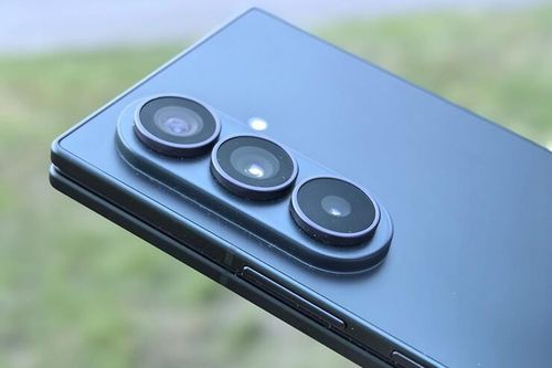 Samsung W27 có gì khác biệt so với dòng Galaxy Z Fold?