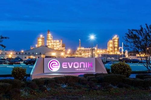 BASF nâng giá đề nghị mua Evonik lên 11,2 tỷ euro