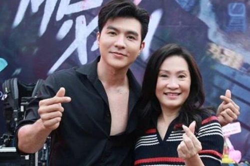 Hồng Đào chúc mừng Steven Nguyễn