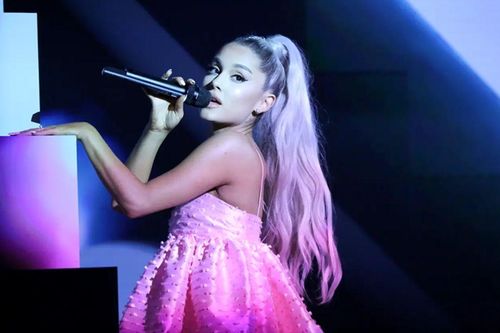 Ariana Grande bất ngờ thay đổi diện mạo sau tuyên bố tạm rời xa showbiz