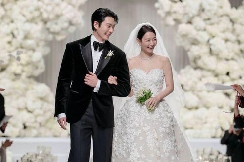 Kim Woo Bin gây bất ngờ với hình ảnh đời thường sau gần 1 năm kết hôn cùng Shin Min Ah