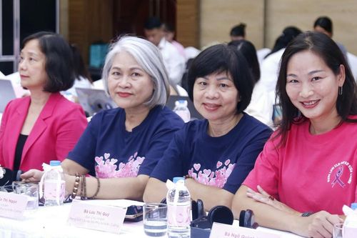 Ung thư vú: Những nỗi sợ cản bước phụ nữ đi khám sớm