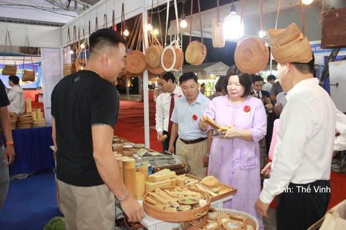 Sôi động Hội chợ xúc tiến thương mại cho các hợp tác xã tại khu vực miền Nam