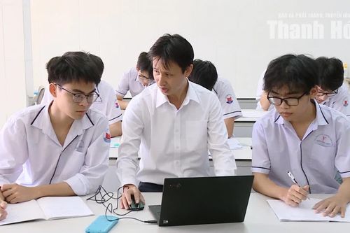 Bí quyết chinh phục Huy chương vàng Olympic quốc tế của 2 học sinh Trường THPT chuyên Lam Sơn chỉ trong 3 tháng
