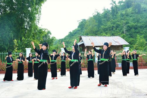 Văn hóa dân tộc Cống qua những điệu múa