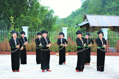 Văn hóa dân tộc Cống qua những điệu múa