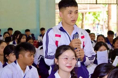 Chương trình “Học sinh Gia Lai với văn hóa tuân thủ pháp luật” thu hút 200 học sinh tham gia