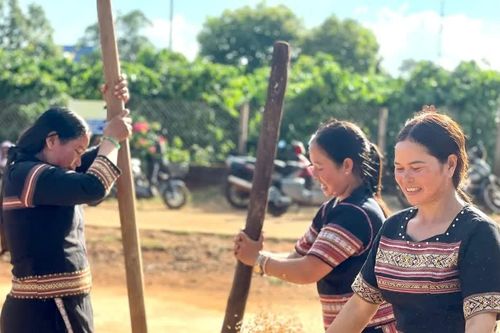 Phục dựng Lễ Mừng lúa mới tại xã Kdang