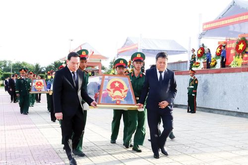 Hành trình đưa các anh về vòng tay đất mẹ
