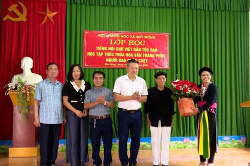 Quy Mông khai giảng lớp học tiếng nói, chữ viết dân tộc Dao