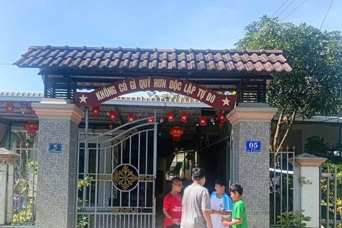 Bức tường không xây gạch đá