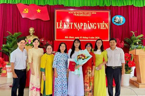 Chi bộ Khối Kỹ thuật - Giáo dục thể chất thuộc Đảng bộ Trường THCS&THPT Bắc Bình: Chú trọng phát triển đảng viên trong học sinh